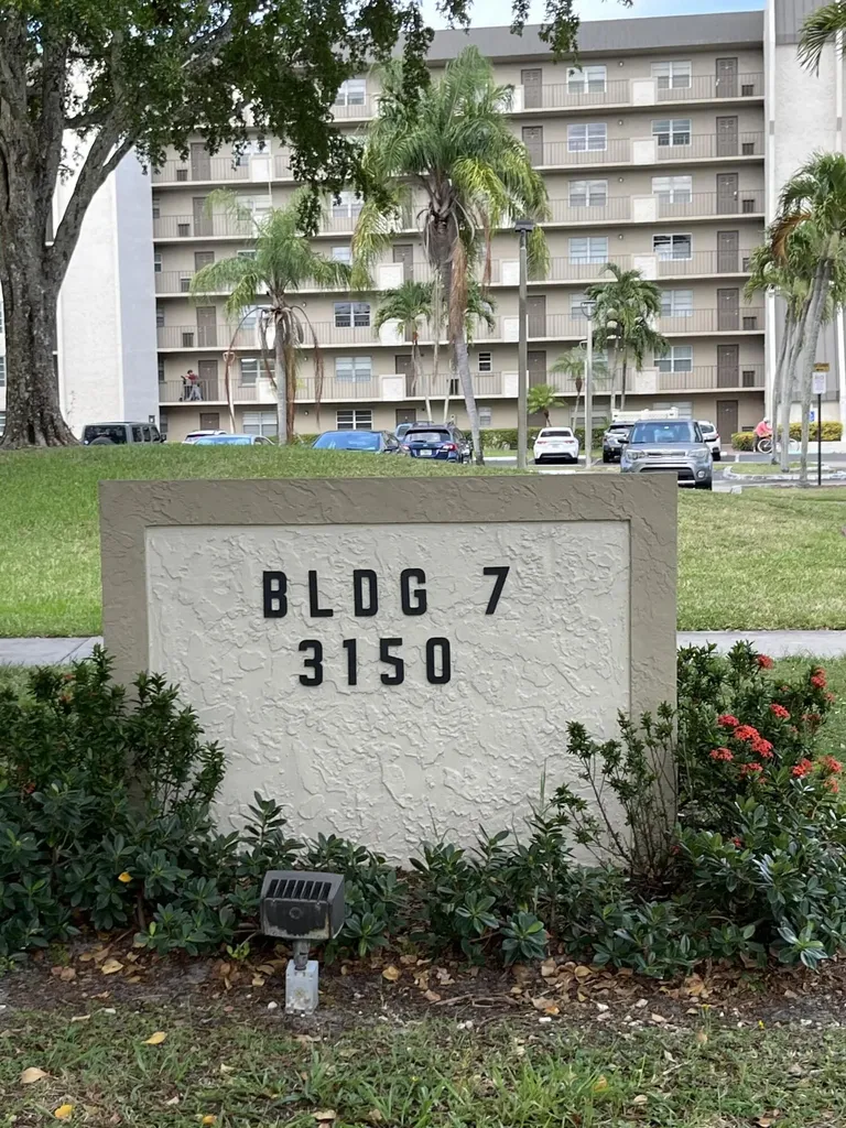 3150 W Rolling Hills Circle Davie FL 33328