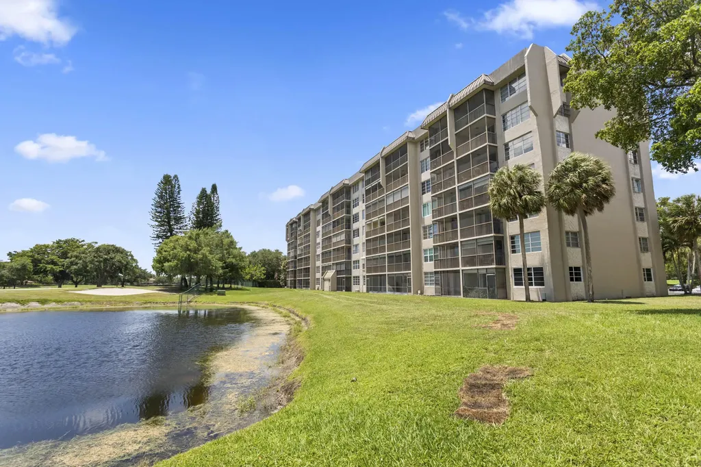 3150 W Rolling Hills Circle Davie FL 33328