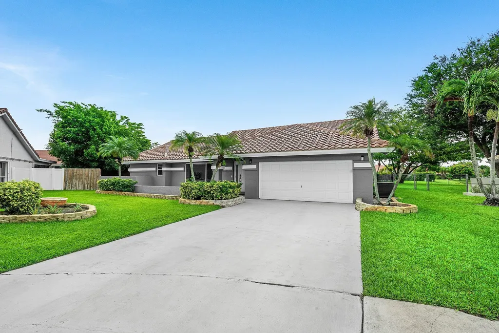 5781 Laurel Green Circle Boynton Beach FL 33437