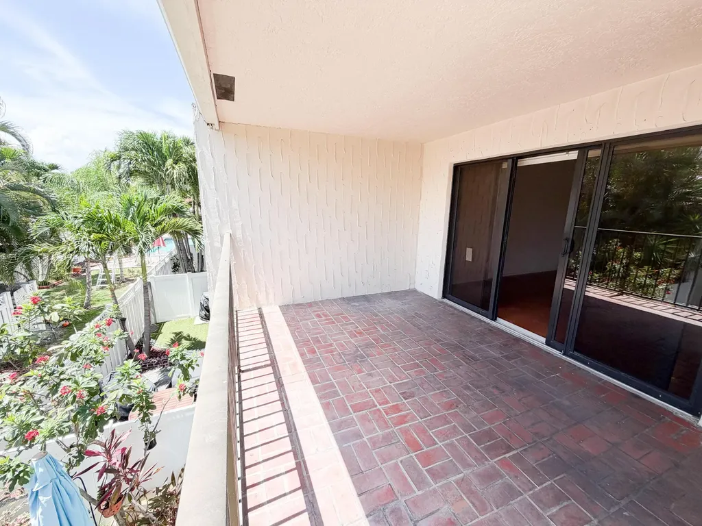 241 SE 11th Avenue Pompano Beach FL 33060