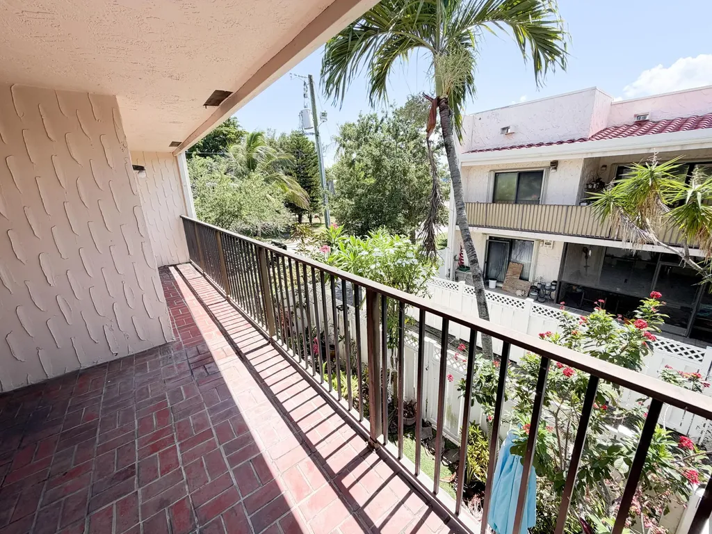 241 SE 11th Avenue Pompano Beach FL 33060