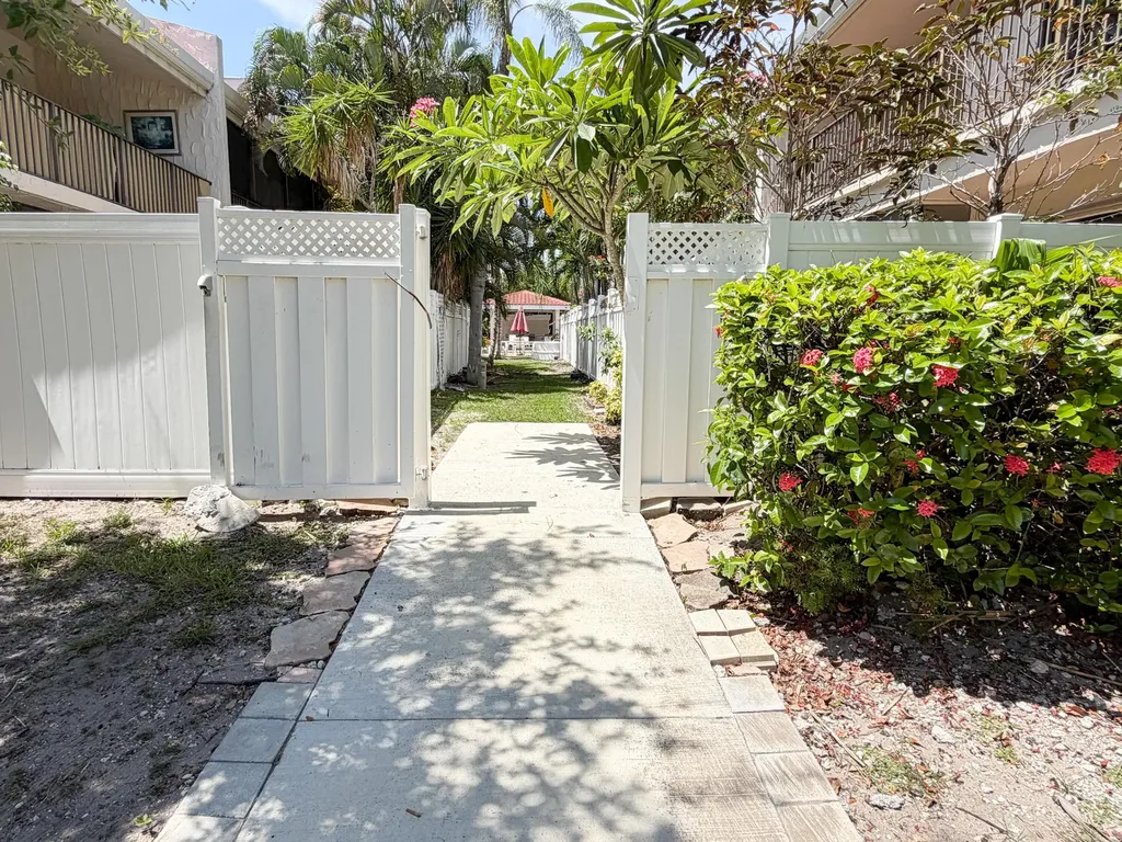 241 SE 11th Avenue Pompano Beach FL 33060