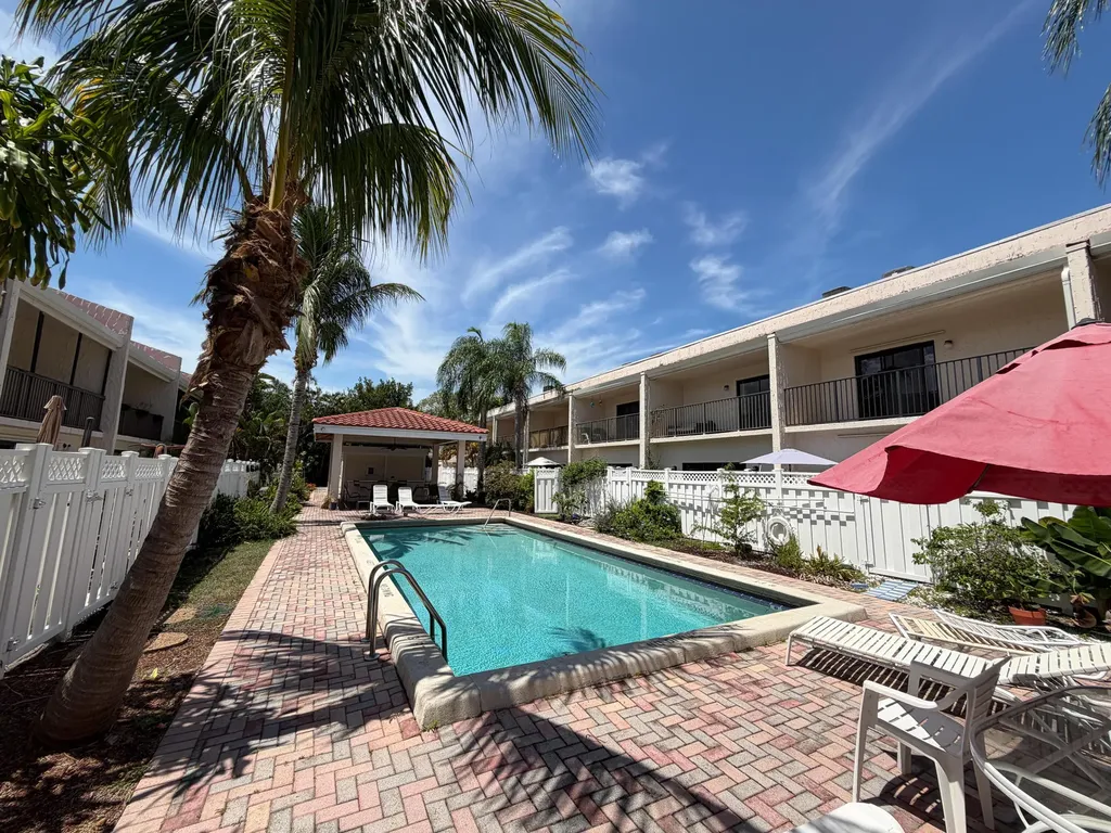 241 SE 11th Avenue Pompano Beach FL 33060