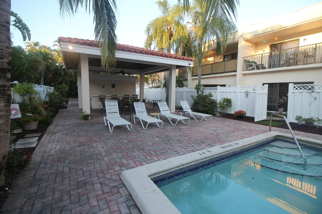 241 SE 11th Avenue Pompano Beach FL 33060