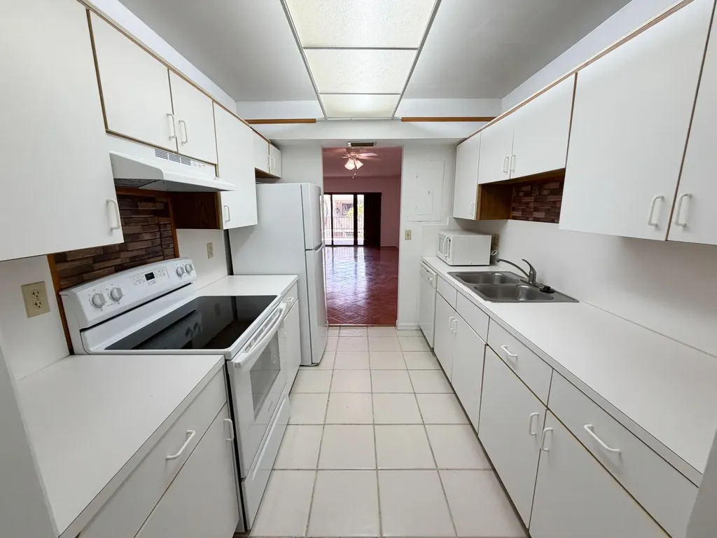 241 SE 11th Avenue Pompano Beach FL 33060