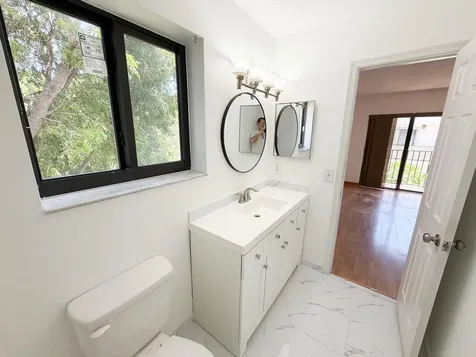 241 SE 11th Avenue Pompano Beach FL 33060
