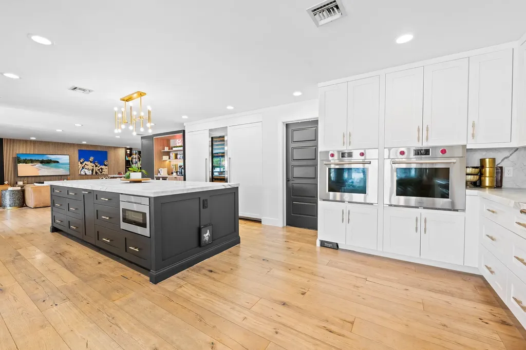 3051 NE 46th Street Fort Lauderdale FL 33308