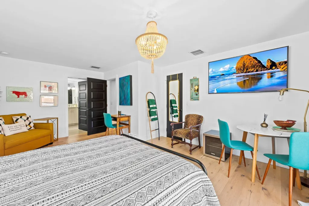 3051 NE 46th Street Fort Lauderdale FL 33308