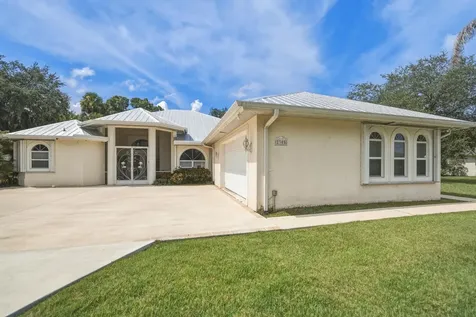 2305 Winding Creek Lane Fort Pierce FL 34981