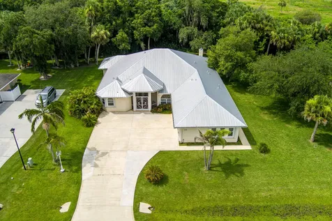 2305 Winding Creek Lane Fort Pierce FL 34981