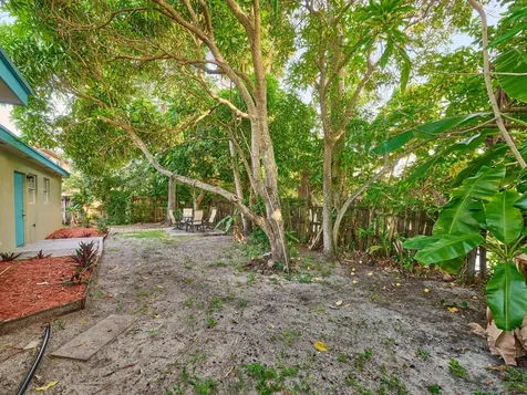 3515 NW 40th Street Lauderdale Lakes FL 33309