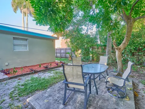 3515 NW 40th Street Lauderdale Lakes FL 33309