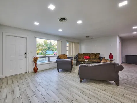 3515 NW 40th Street Lauderdale Lakes FL 33309