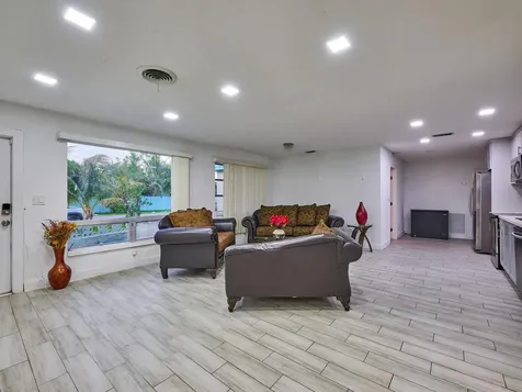 3515 NW 40th Street Lauderdale Lakes FL 33309