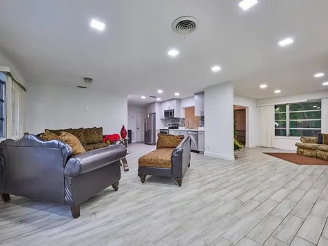 3515 NW 40th Street Lauderdale Lakes FL 33309