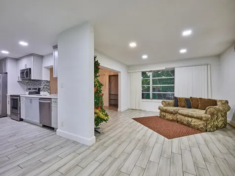 3515 NW 40th Street Lauderdale Lakes FL 33309