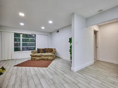 3515 NW 40th Street Lauderdale Lakes FL 33309