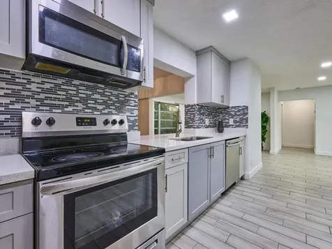 3515 NW 40th Street Lauderdale Lakes FL 33309