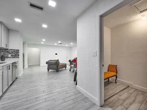 3515 NW 40th Street Lauderdale Lakes FL 33309