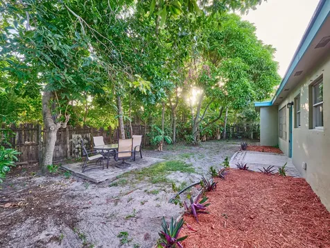 3515 NW 40th Street Lauderdale Lakes FL 33309