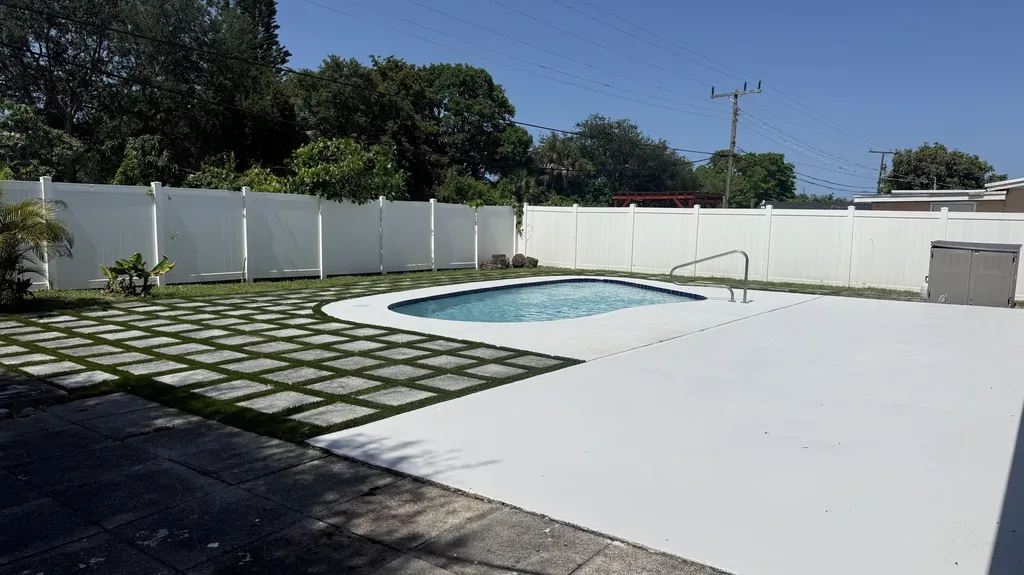 6091 Fair Green Road West Palm Beach FL 33417
