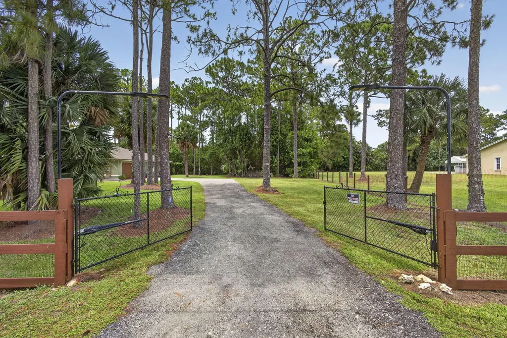 14881 68th Street N Loxahatchee FL 33470