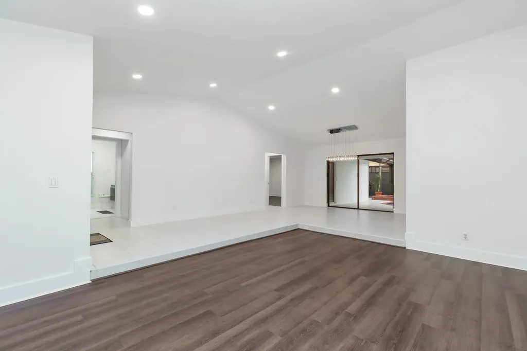 10506 NW 7th Court Plantation FL 33324