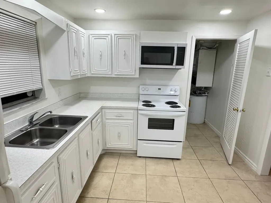 10821 N Military Trail Palm Beach Gardens FL 33410