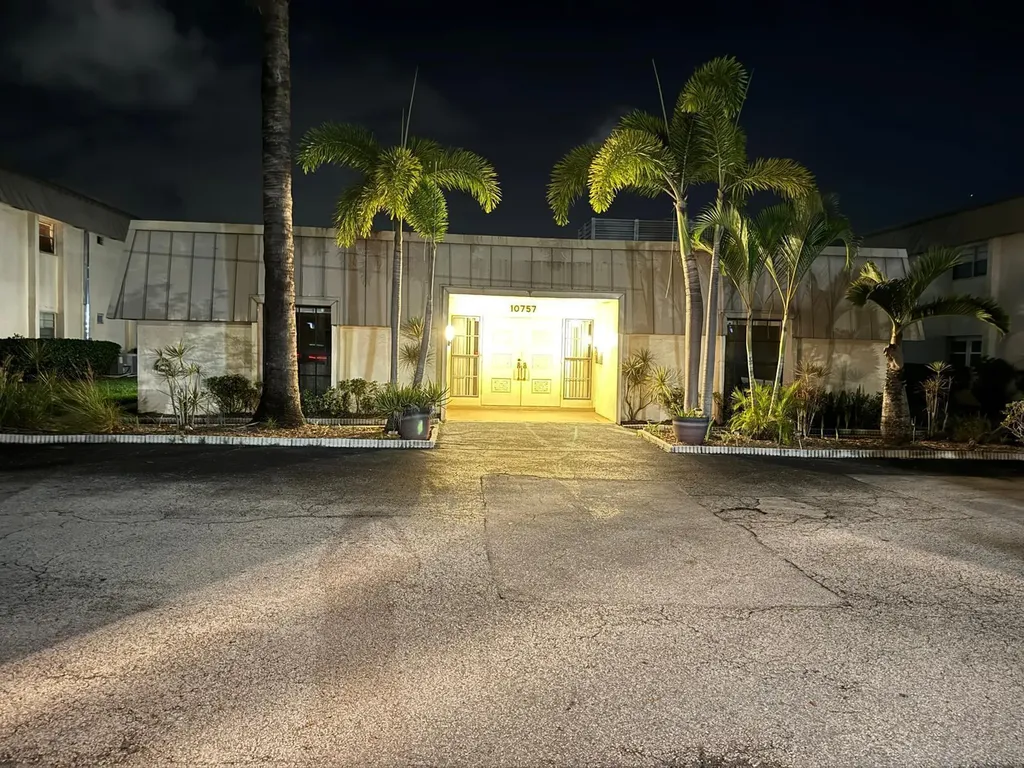 10821 N Military Trail Palm Beach Gardens FL 33410