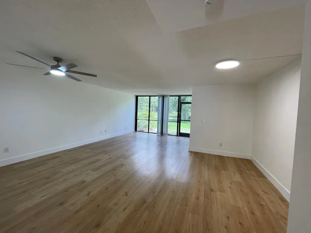 4140 Inverrary Drive Lauderhill FL 33319