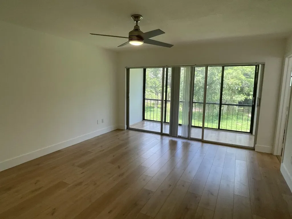 4140 Inverrary Drive Lauderhill FL 33319