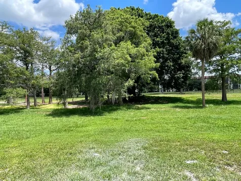 4140 Inverrary Drive Lauderhill FL 33319
