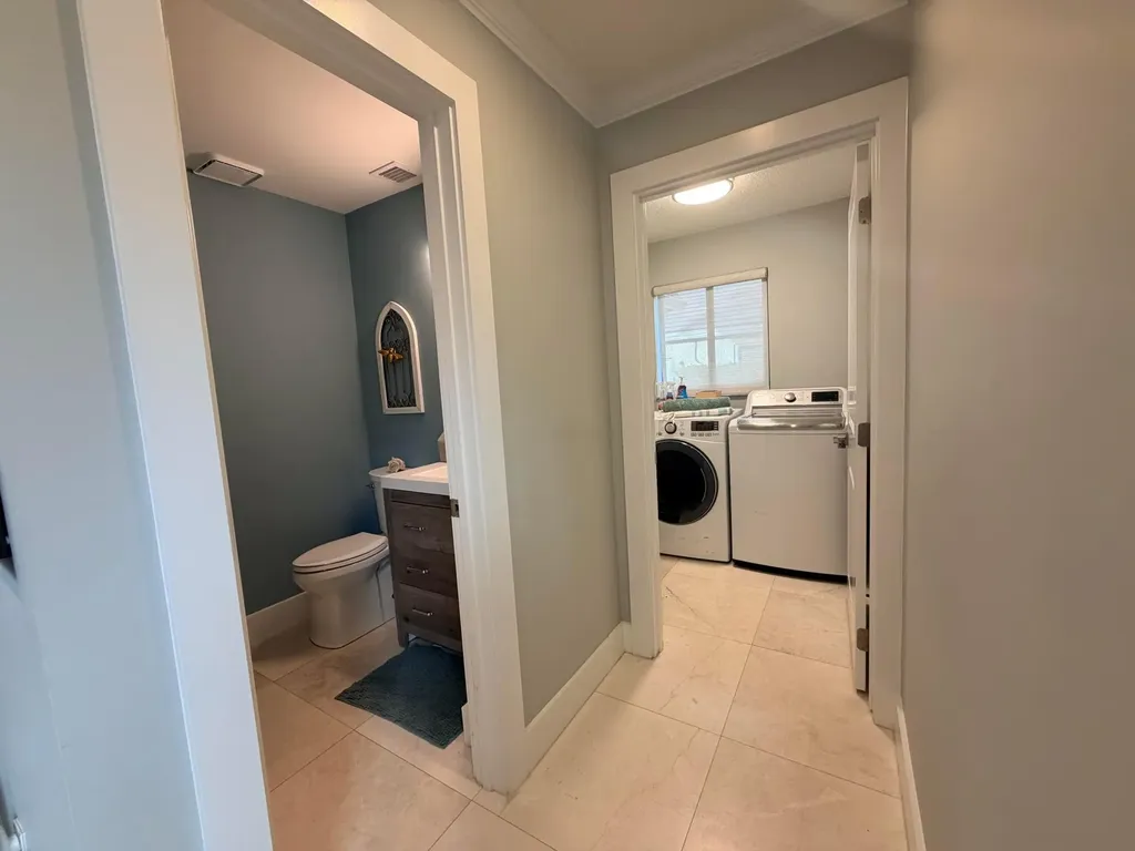 3041 Perriwinkle Circle Davie FL 33328