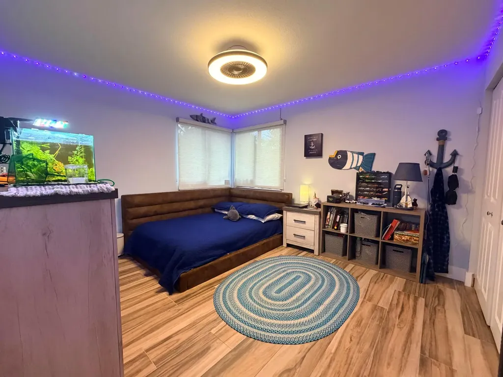 3041 Perriwinkle Circle Davie FL 33328