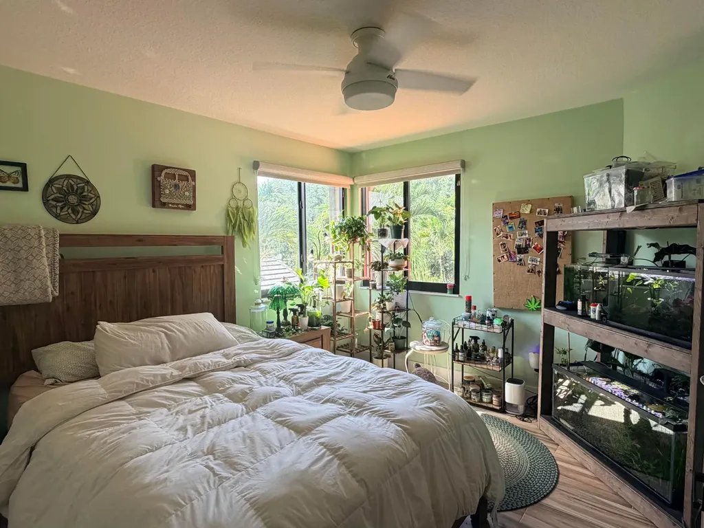 3041 Perriwinkle Circle Davie FL 33328