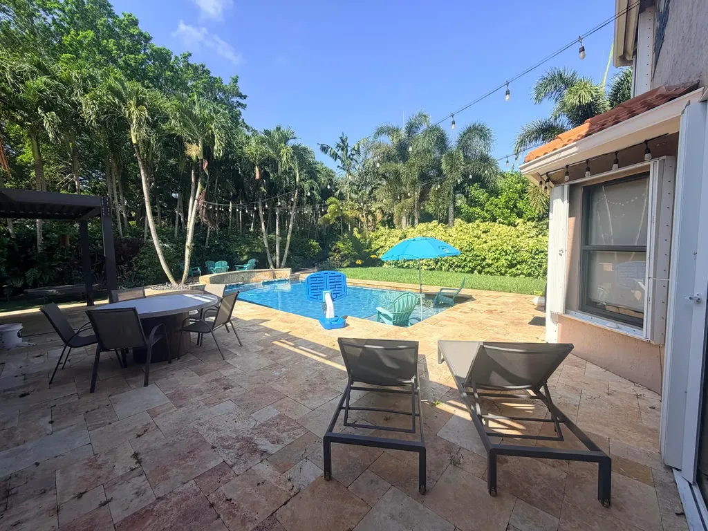 3041 Perriwinkle Circle Davie FL 33328
