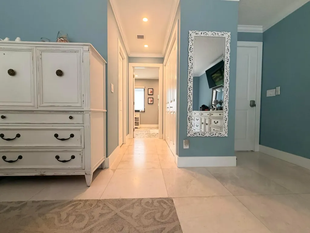3041 Perriwinkle Circle Davie FL 33328