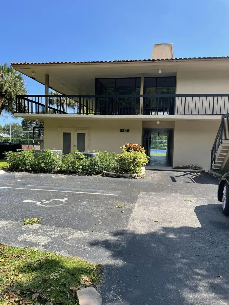 5340 NW 2nd Avenue W Boca Raton FL 33487