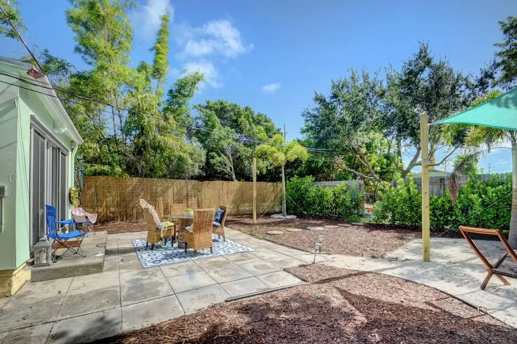 1128 N L Street Lake Worth FL 33460