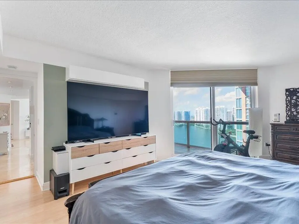 3370 SW Hidden Bay Drive Aventura FL 33180
