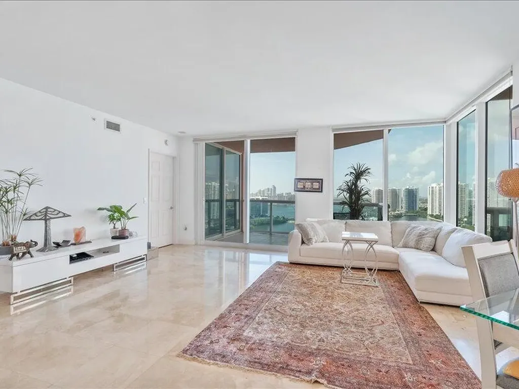 3370 SW Hidden Bay Drive Aventura FL 33180