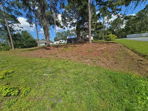 1979 Thomasville Avenue SE Palm Bay FL 32909