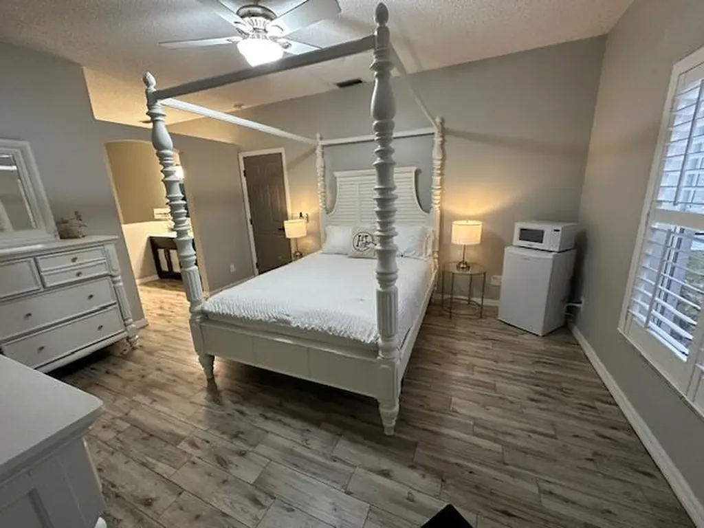261 SW De Gouvea Terrace Port St Lucie FL 34984