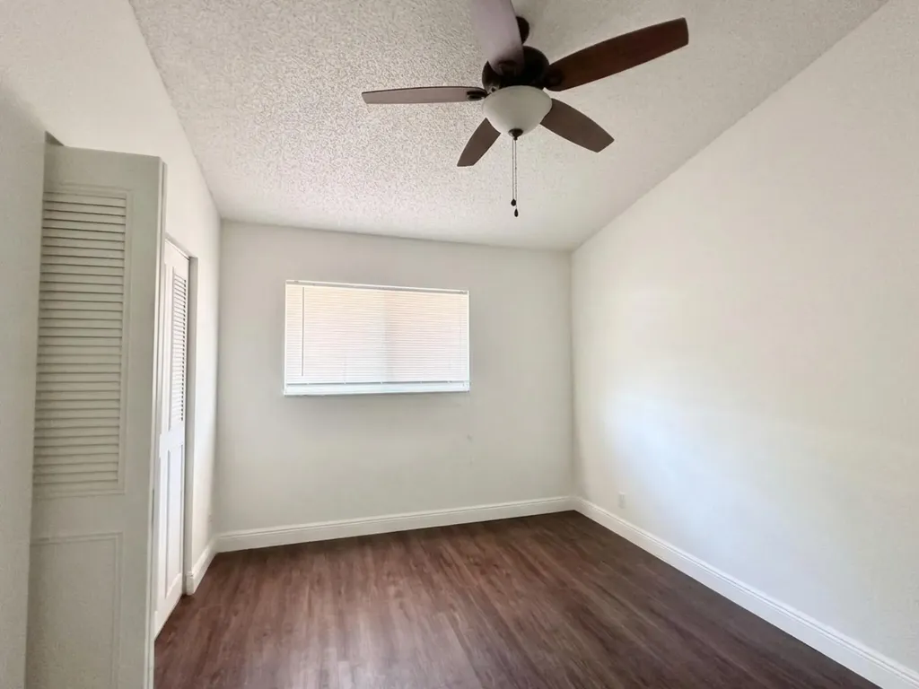 6207 Old Court Road Boca Raton FL 33433