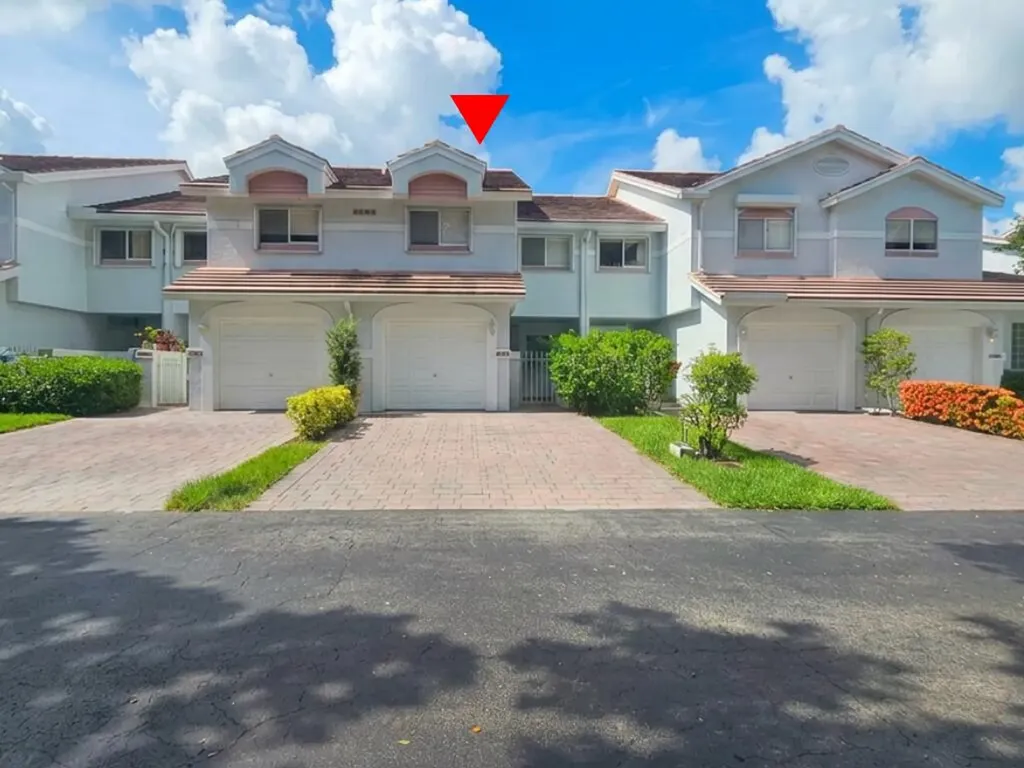 6207 Old Court Road Boca Raton FL 33433