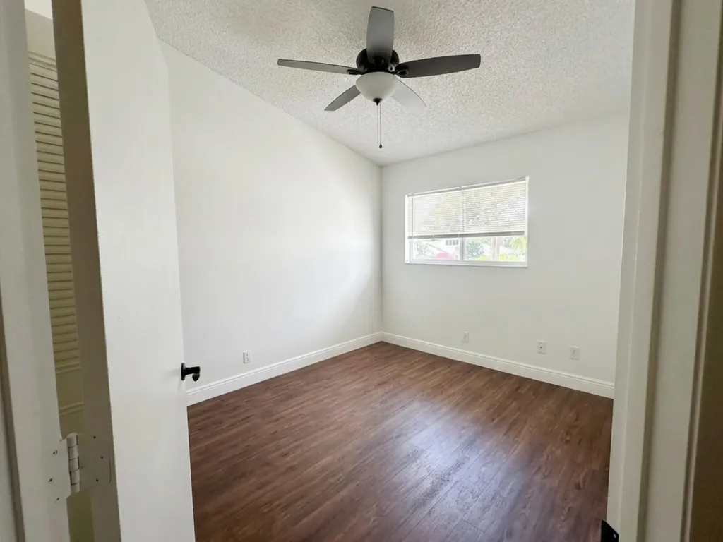 6207 Old Court Road Boca Raton FL 33433