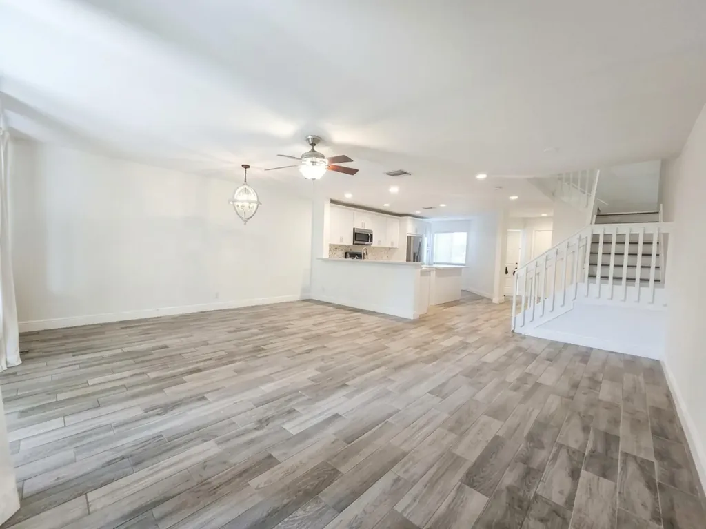 6207 Old Court Road Boca Raton FL 33433