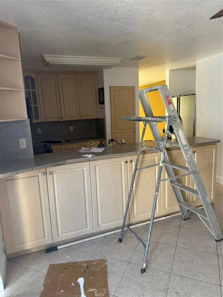 4350 SW 72nd Terrace SW Davie FL 33314