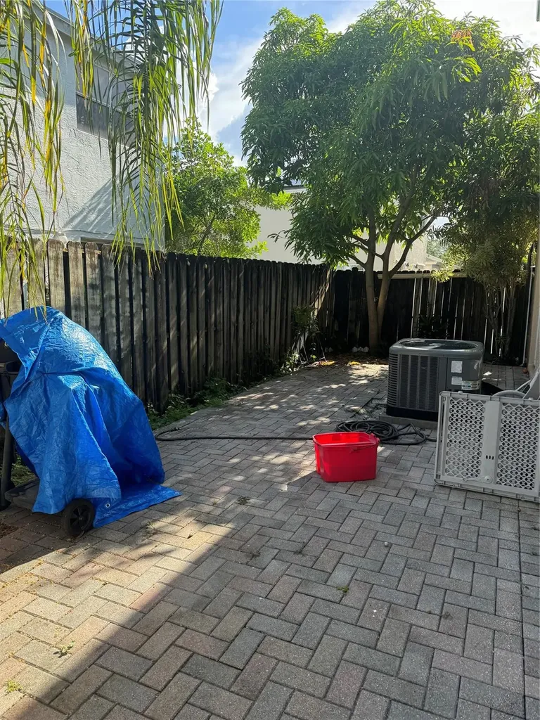 4350 SW 72nd Terrace SW Davie FL 33314