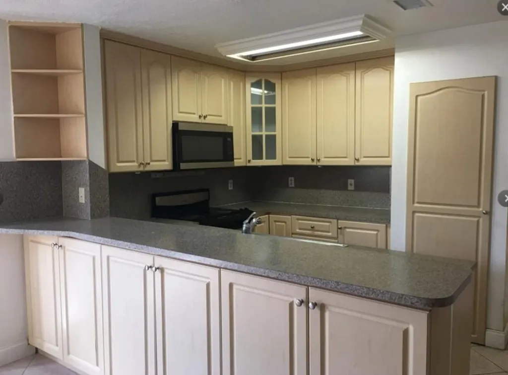 4350 SW 72nd Terrace SW Davie FL 33314